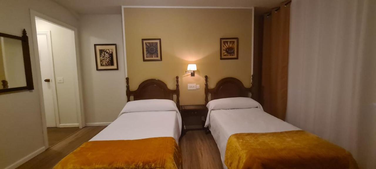 La Casa De La Abuela Hotell Narón Exteriör bild