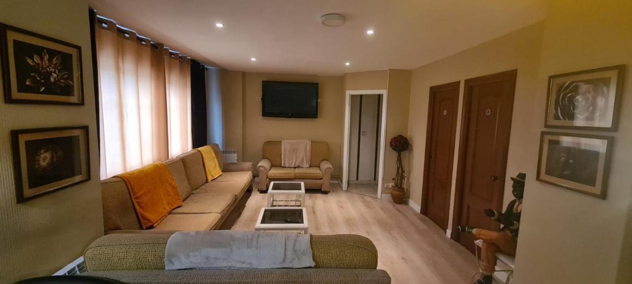 La Casa De La Abuela Hotell Narón Exteriör bild