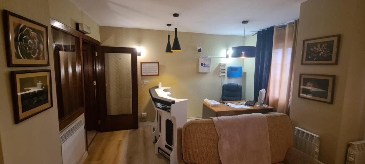 La Casa De La Abuela Hotell Narón Exteriör bild