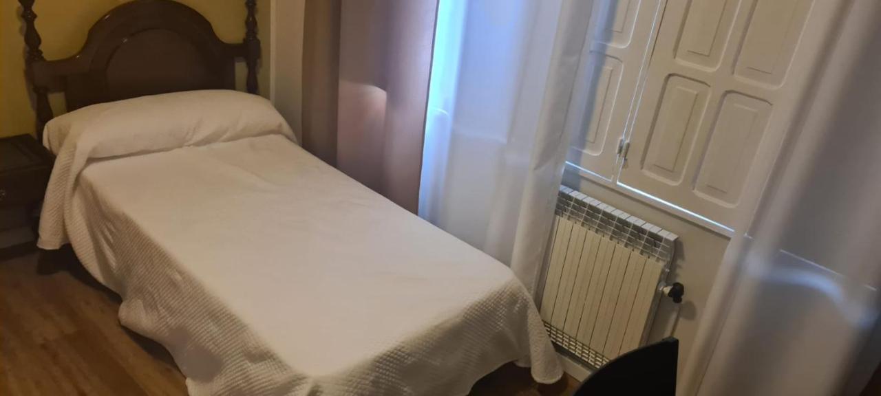 La Casa De La Abuela Hotell Narón Exteriör bild